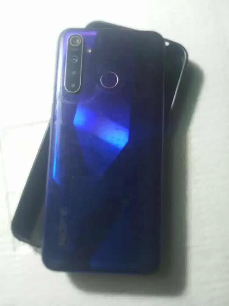 REALME 5 Pro. (4/128gb). Snapdragon 712.