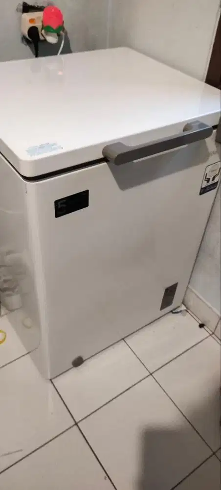 Chest freezer Midea 142lt