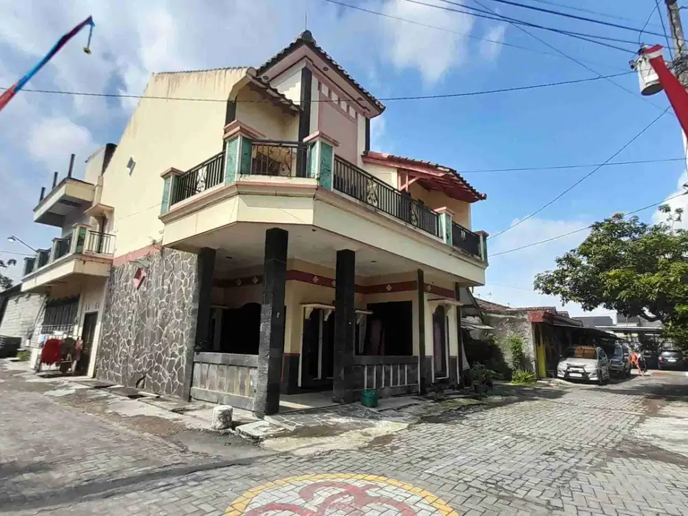 rumah 2lantai  Dijual solo  di ngasem  Colomadu Karanganyar