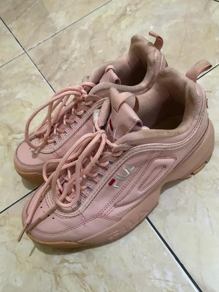 Sepatu Fila pink