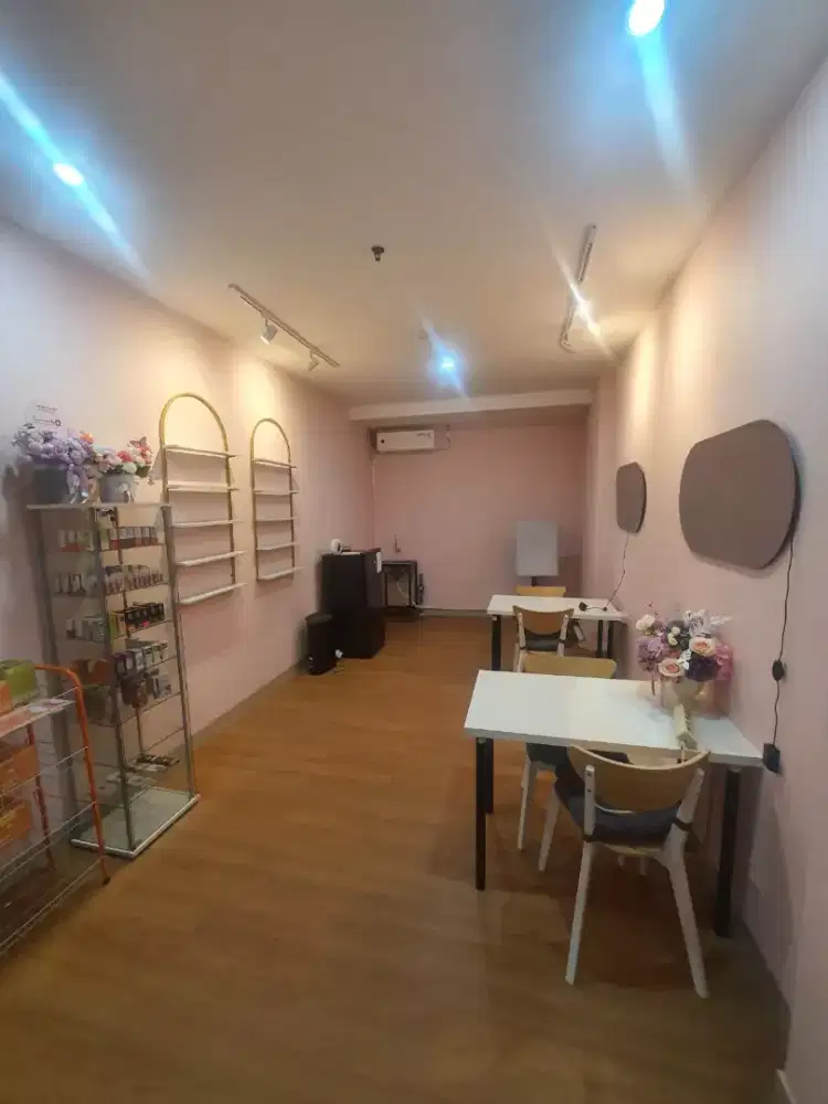 Disewakan [atau Kerjasama bagi hasil] Ruko ex. Nail Art Full Furnish