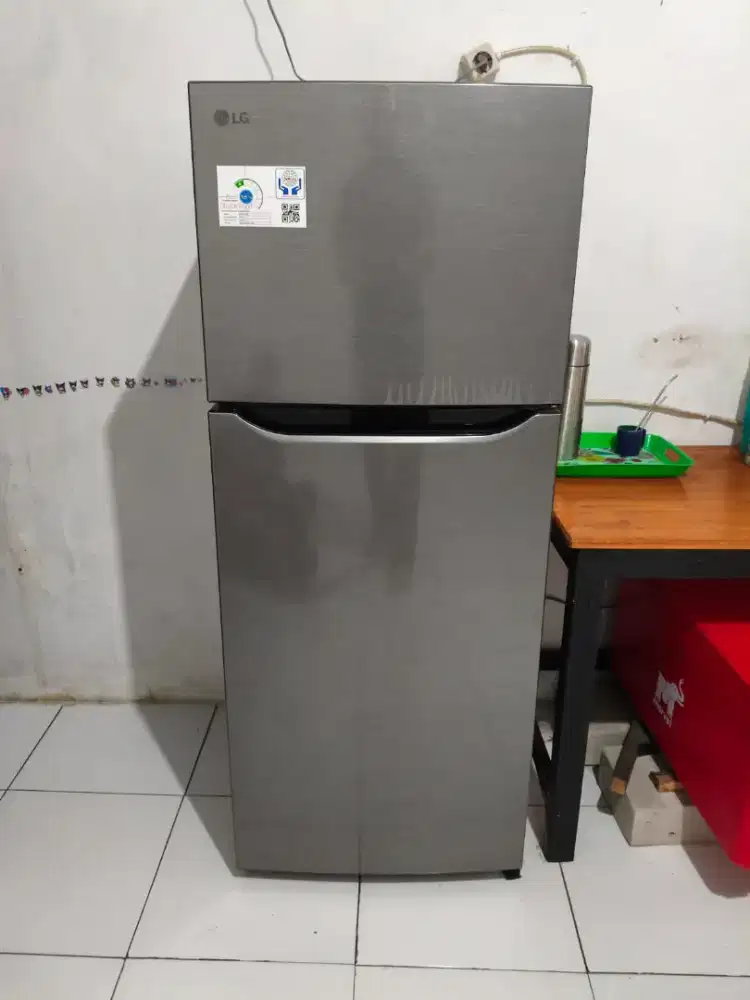 Kulkas LG 2 Pintu, Mulus, Normal Semua