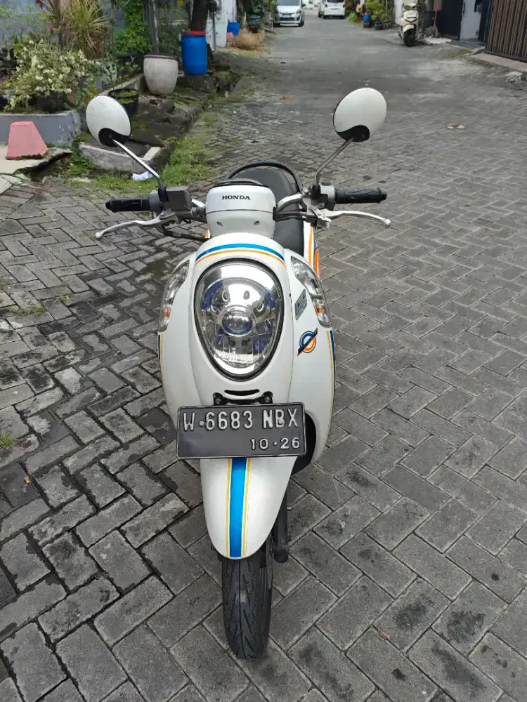 Scoopy Sporty iss 2016