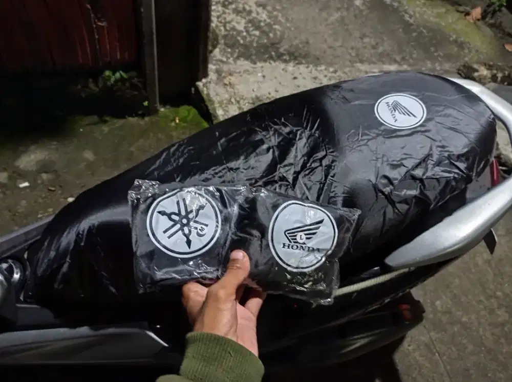 Sarung jok motor anti air