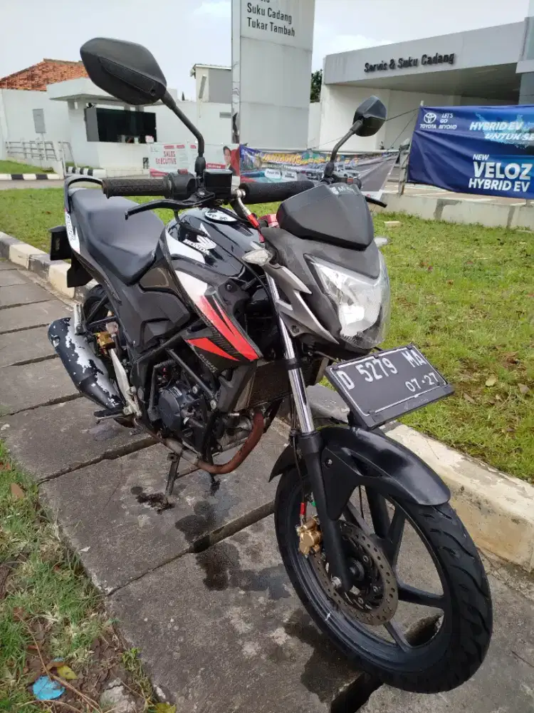 Honda CB150R 2014 gress