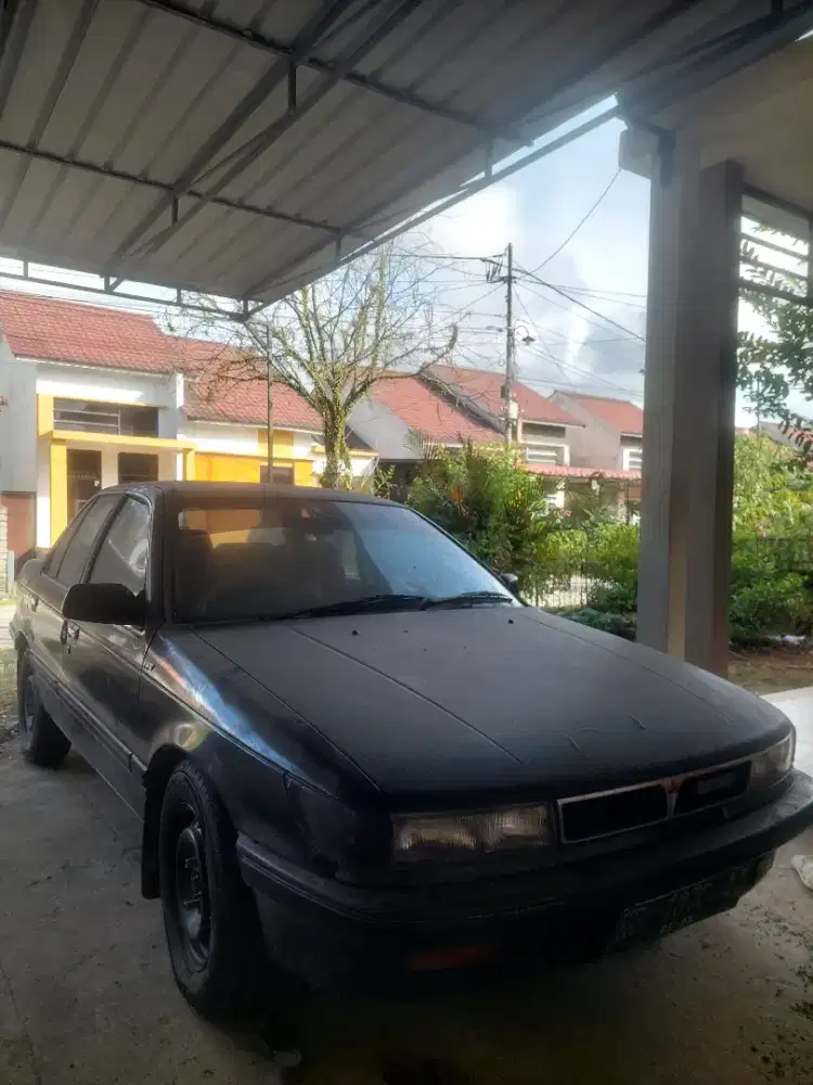 Mobil Lancer 1988