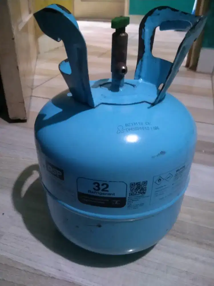 Tabung 3 kg freon R32 + isi 1 kg jual 150 rb