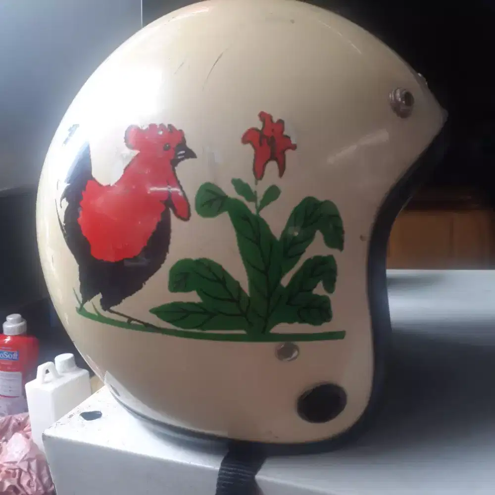 Helm notor second hanya 30rb an