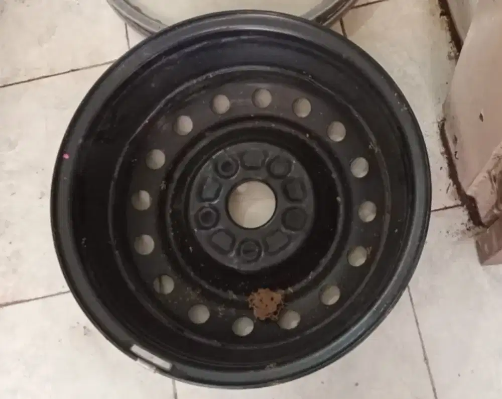 Dijual  1 pcs Velg Ori uk.R15 mobil Avanza, Xenia, Livina,Panther .