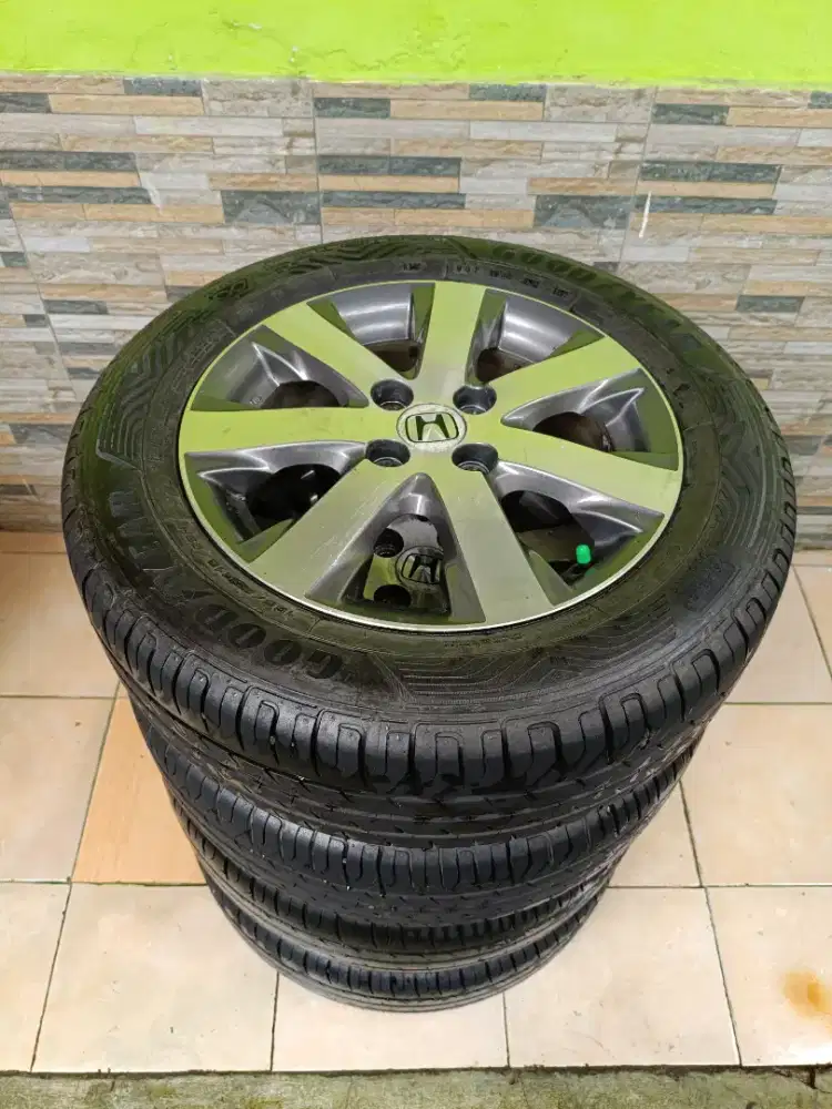 Velg r15 enkei oem freed siap pakai