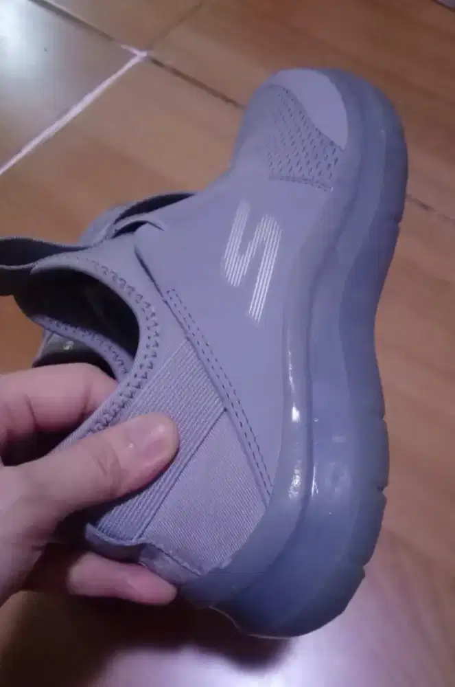 Skechers original slip on wanita