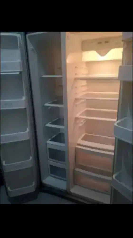 Perbaikan freezer kulkas showcase pengerjaan lsg di tempat