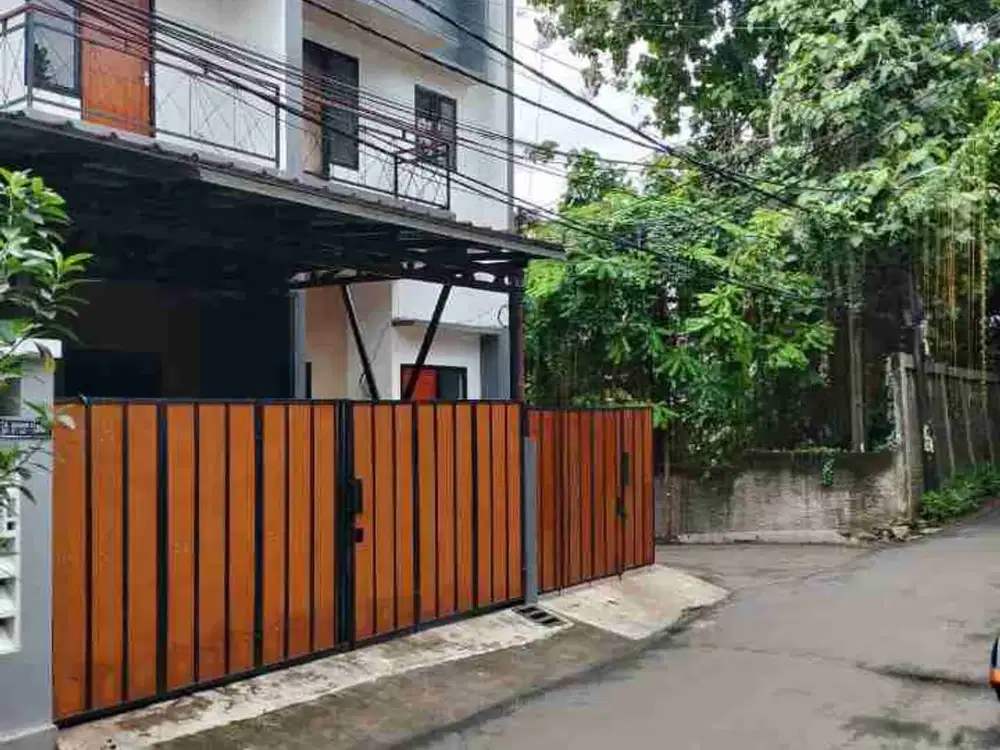 RUMAH CIPAYUNG JAKARTA TIMUR