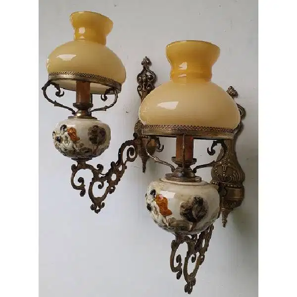 2 biji antik lampu majolica Capodimonte model anak malaikat bahan kera