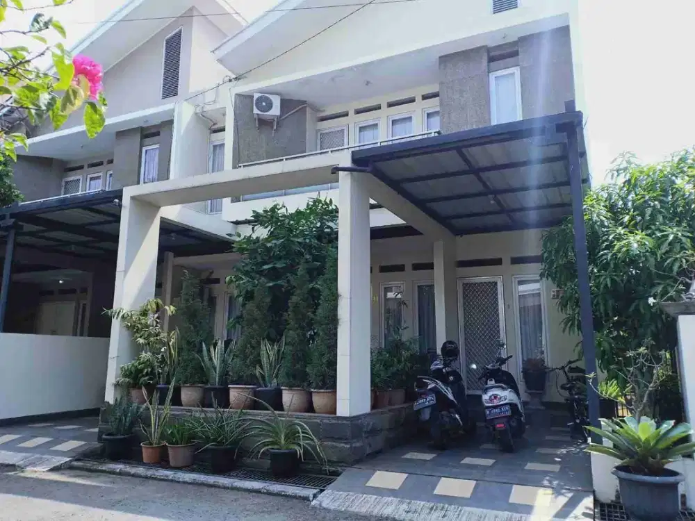 Dijual Rumah di dalam Townhouse