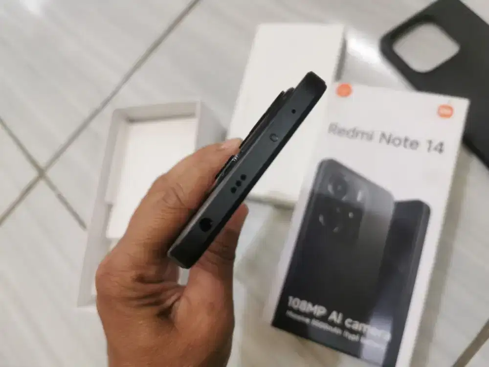 Redmi note 14
Ram 8/256