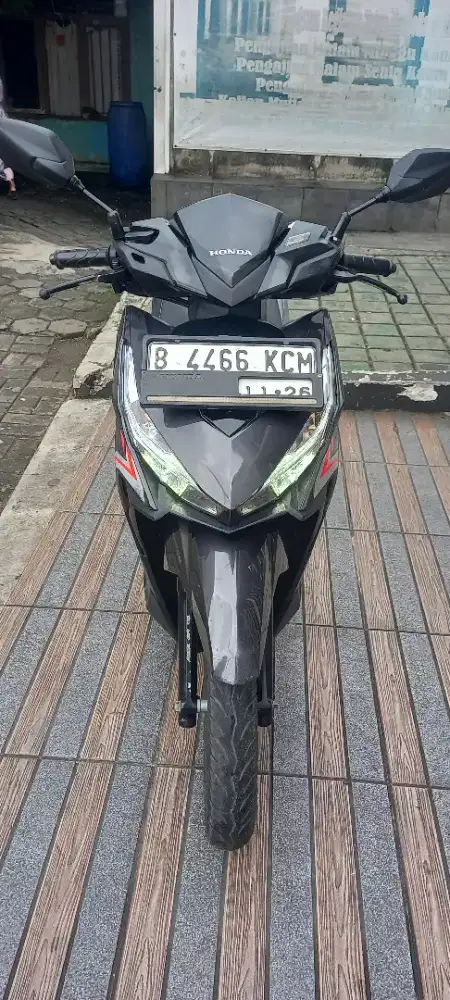 Di jual vario led old 2016 KM msih rendah
