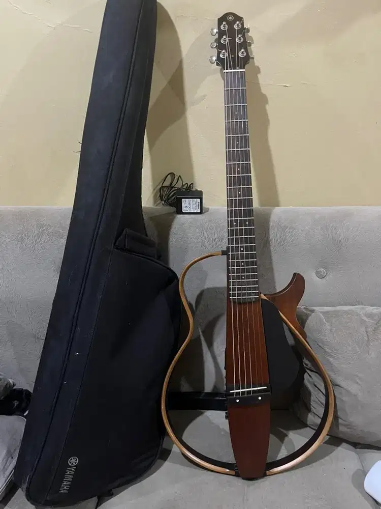 Yamaha silent slg200s