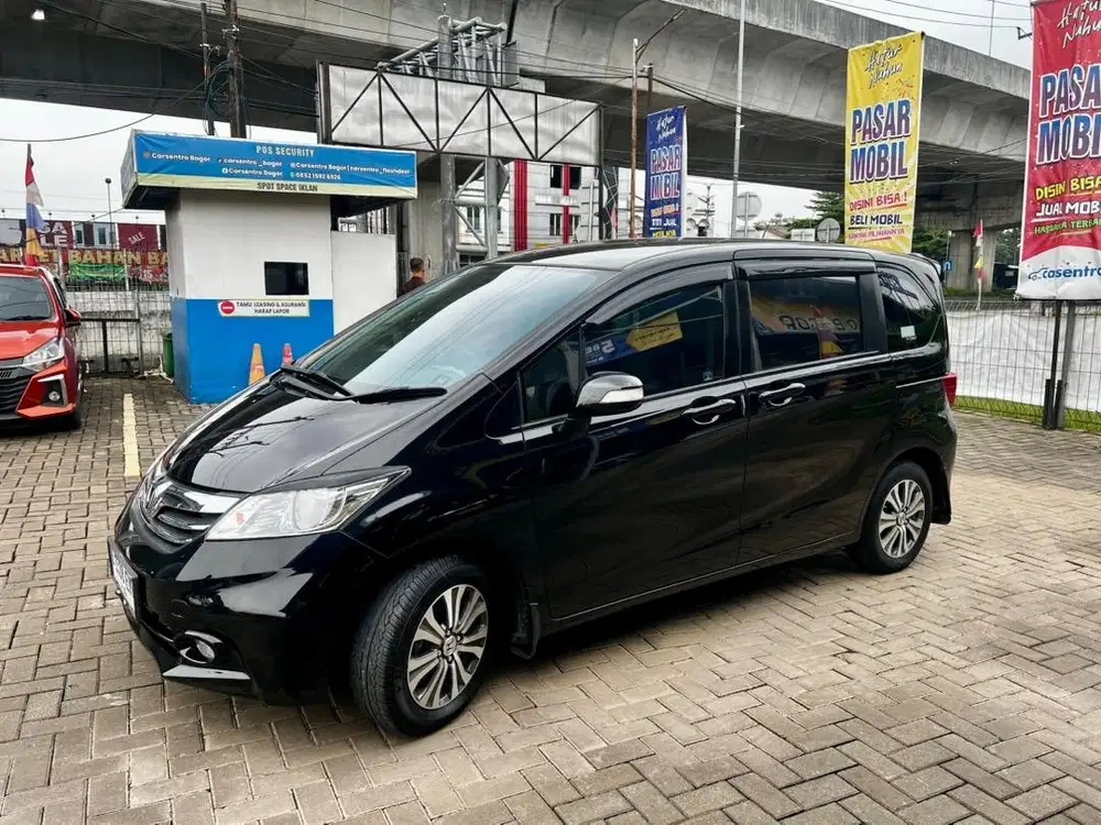 HONDA FREED 1.5 E PSD AT 2013