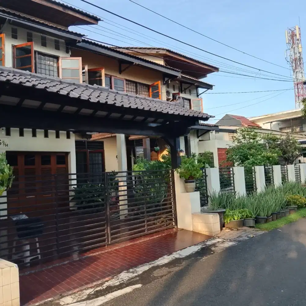 Rumah tinggal 2 lantai SHM pribadi