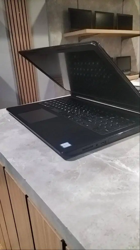 Dell Vostro 15 Core i5 G7 / RAM 8GB / SSD 120GB / 15.6 Inch Wide Scree