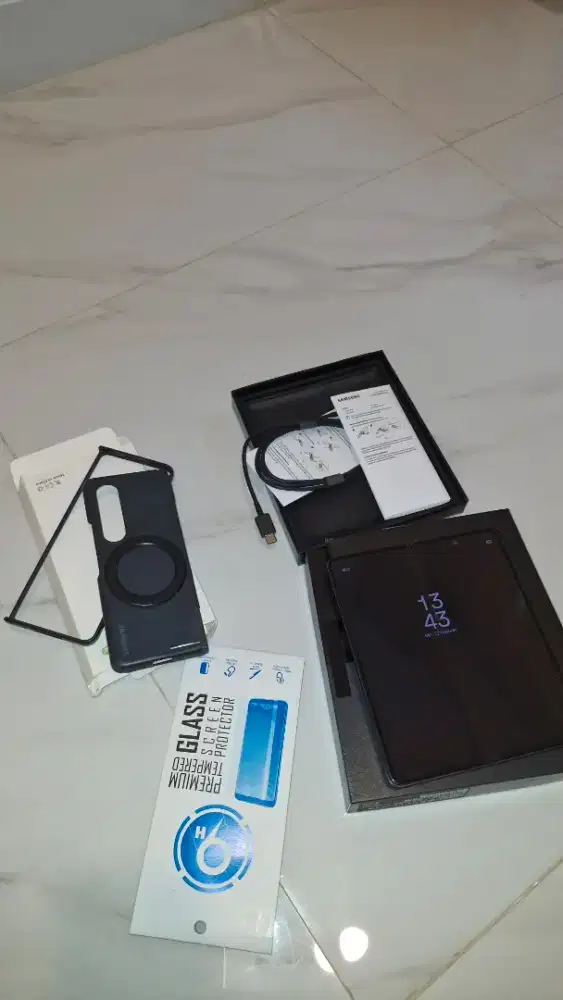 Bagus Samsung Z Fold 4 Like New