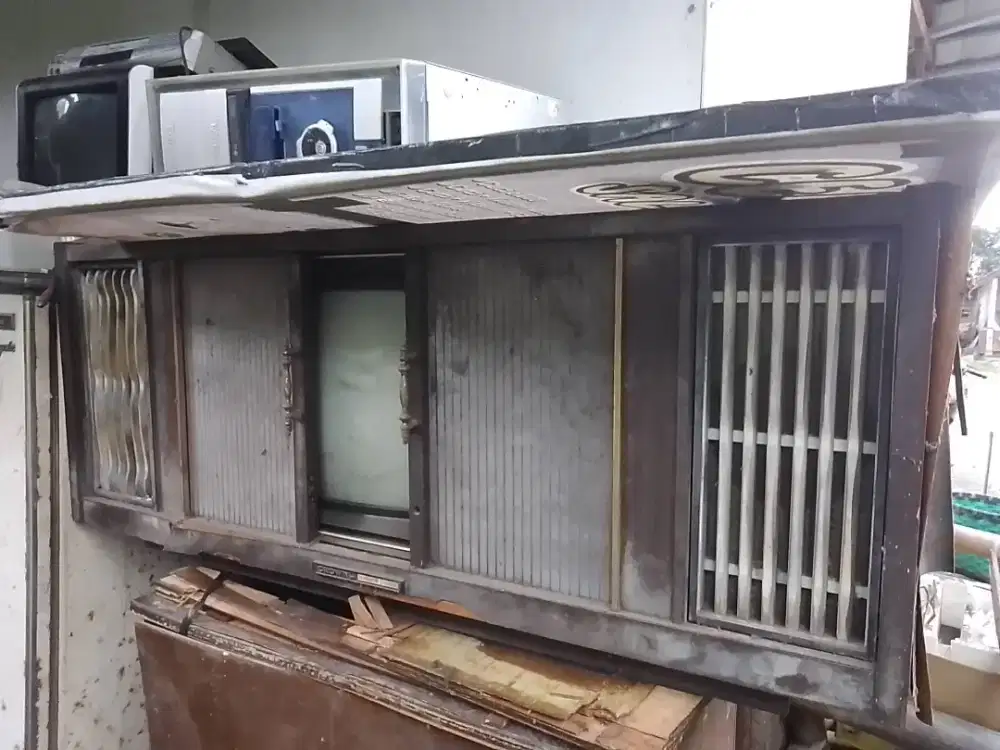 TV kuno Crown kayu jadul antik vintage lawas kondisi mati tanpa kaki