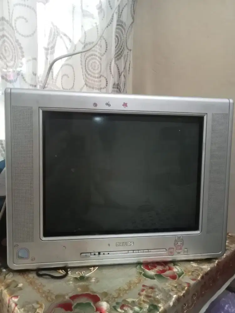 TV Philips bekas