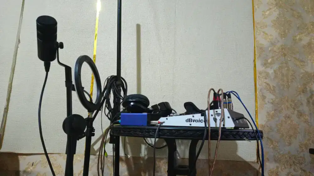 Alat musik live streaming karokean