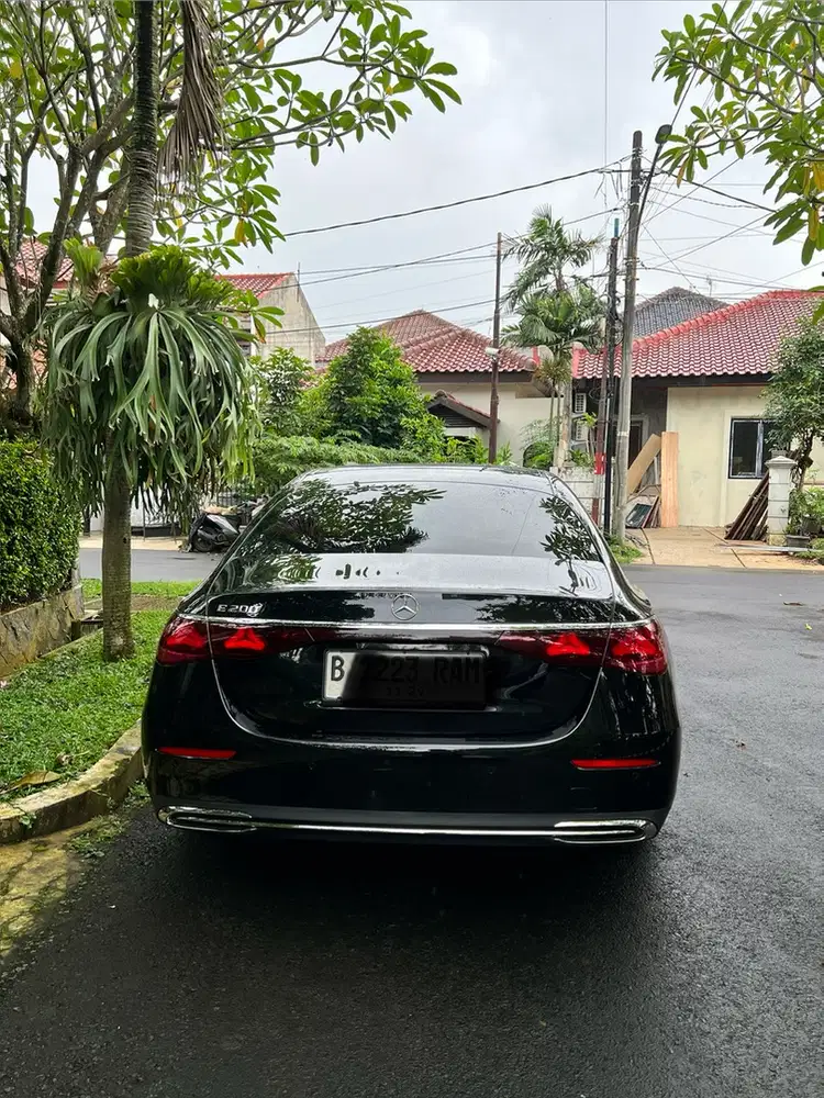 Mercedes-Benz E200 2024 Bensin