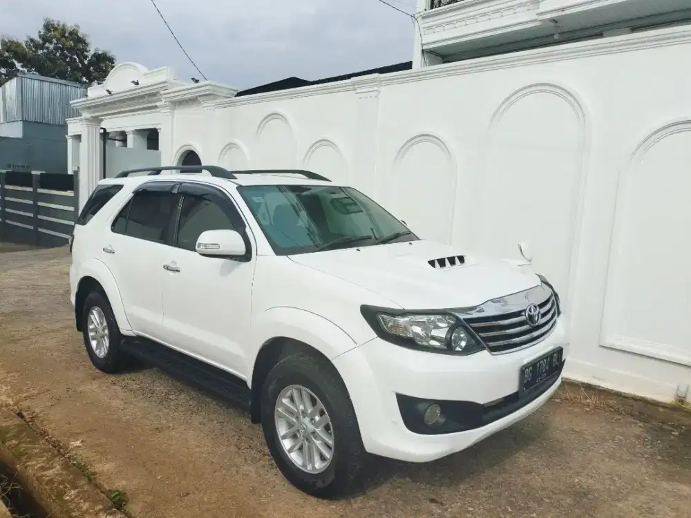 Toyota fortuner G vnt automatic
