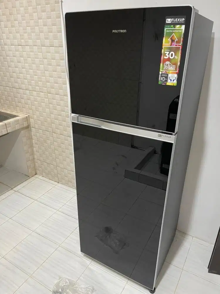 Kulkas 2 pintu Polytron