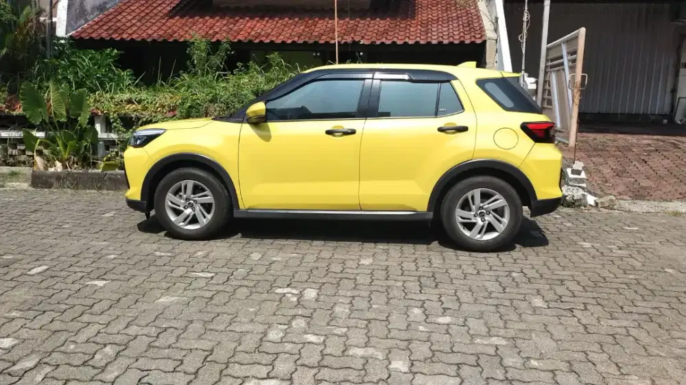 Daihatsu Rocky 2023 AT, Tangan 1