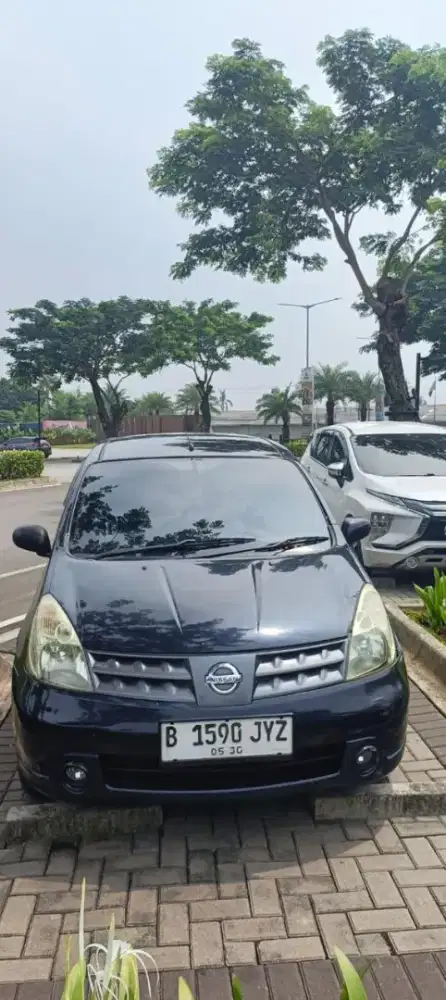 Nisan grand livina 1,5 automatic