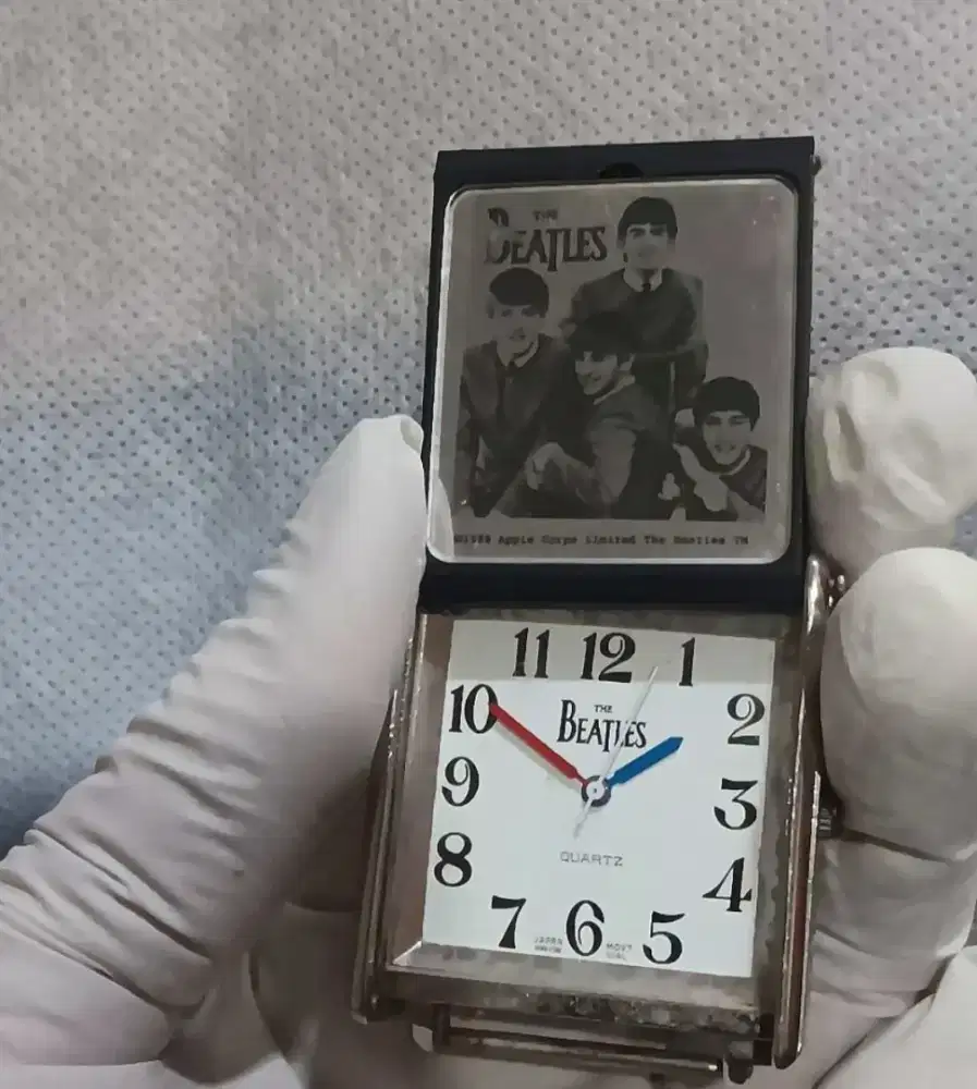 Jam tangan vintage preloved THE BEATLES 1982 Apple Corps