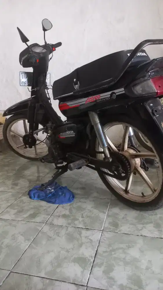 edisi bosen sama motornya