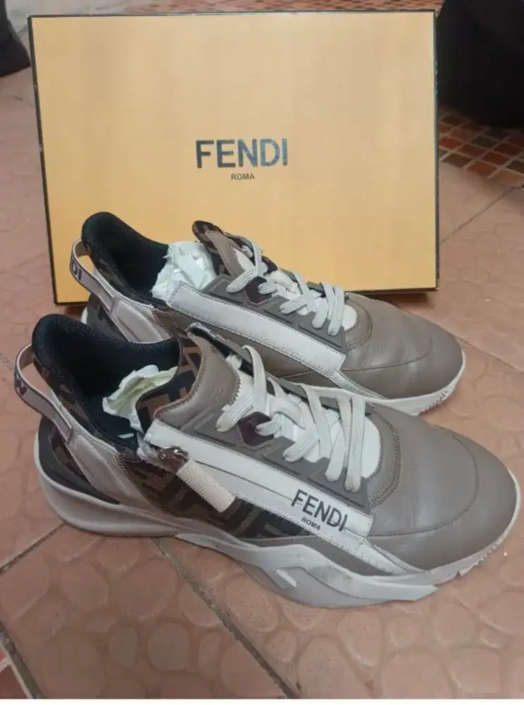 Sepatu Fendi Sneakers
