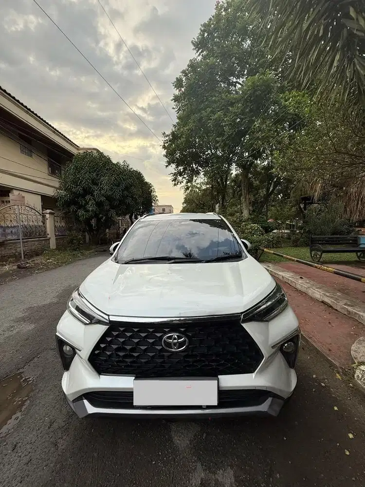 Jual Mobil toyota veloz mulus 3 baris