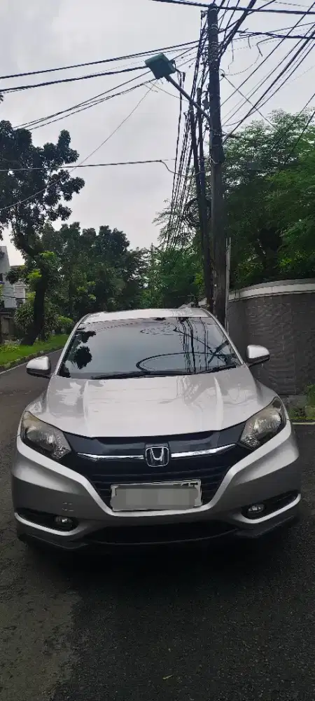 Cash HR-V E CVT 2015 mulus murah