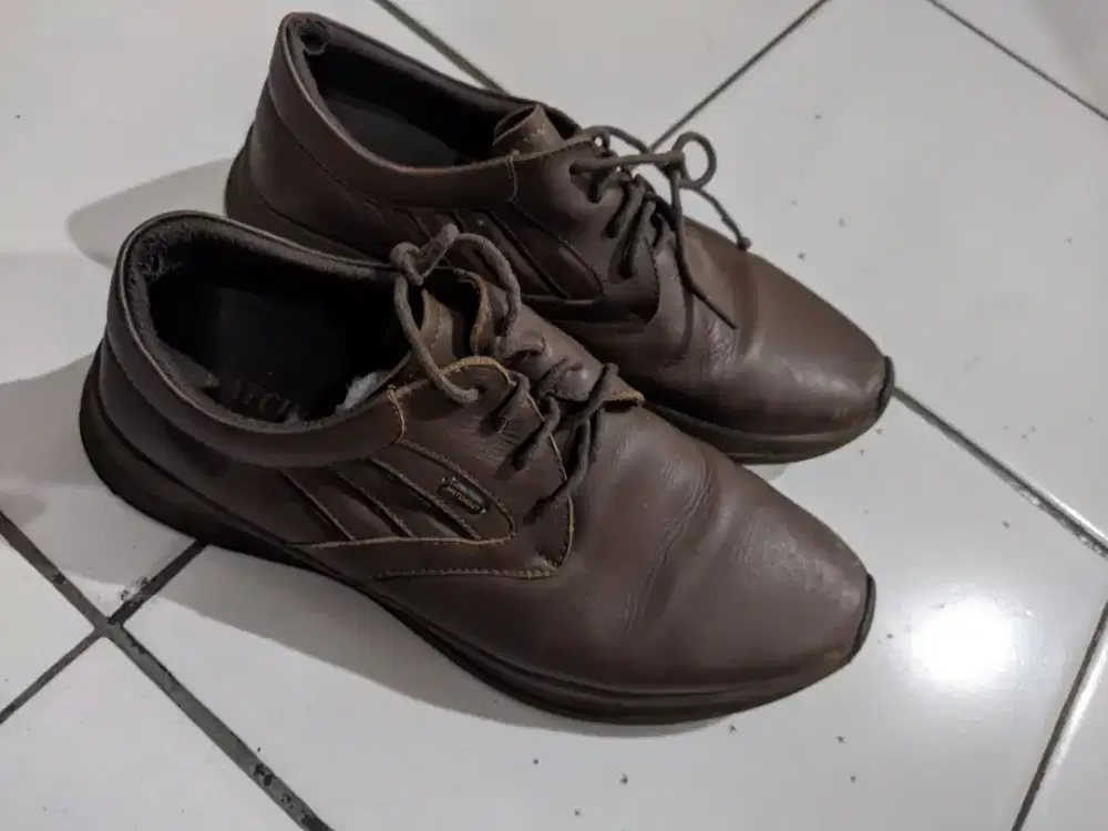 SEPATU KULIT SEMI FORMAL