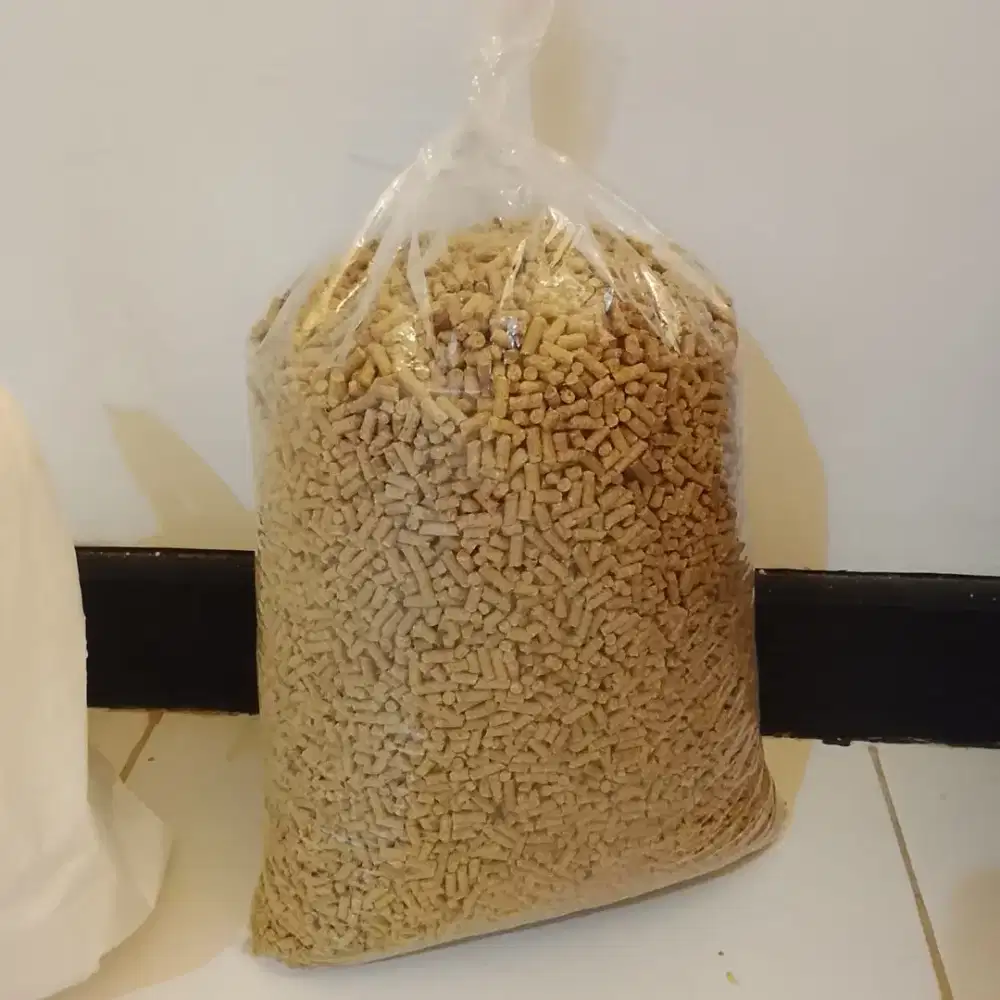 Pakan kelinci dan alas kandang