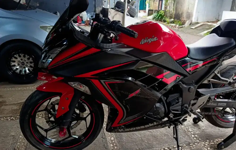 NINJA FI 250 th 2015 speciaL edition