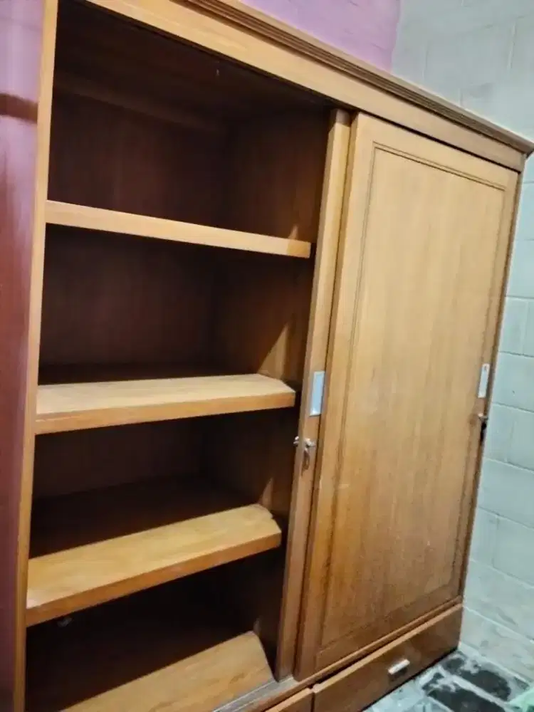 Lemari pintu sleding