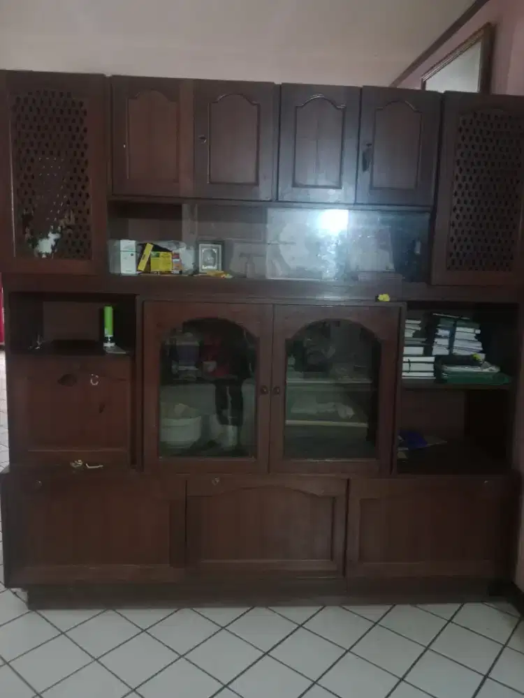 Lemari pajangan jati besar, jati asli kokoh