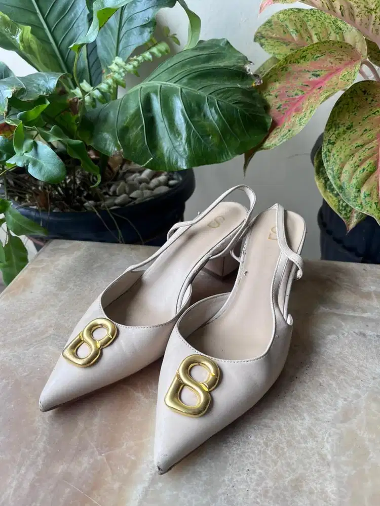 Buttonscarves - Shoes