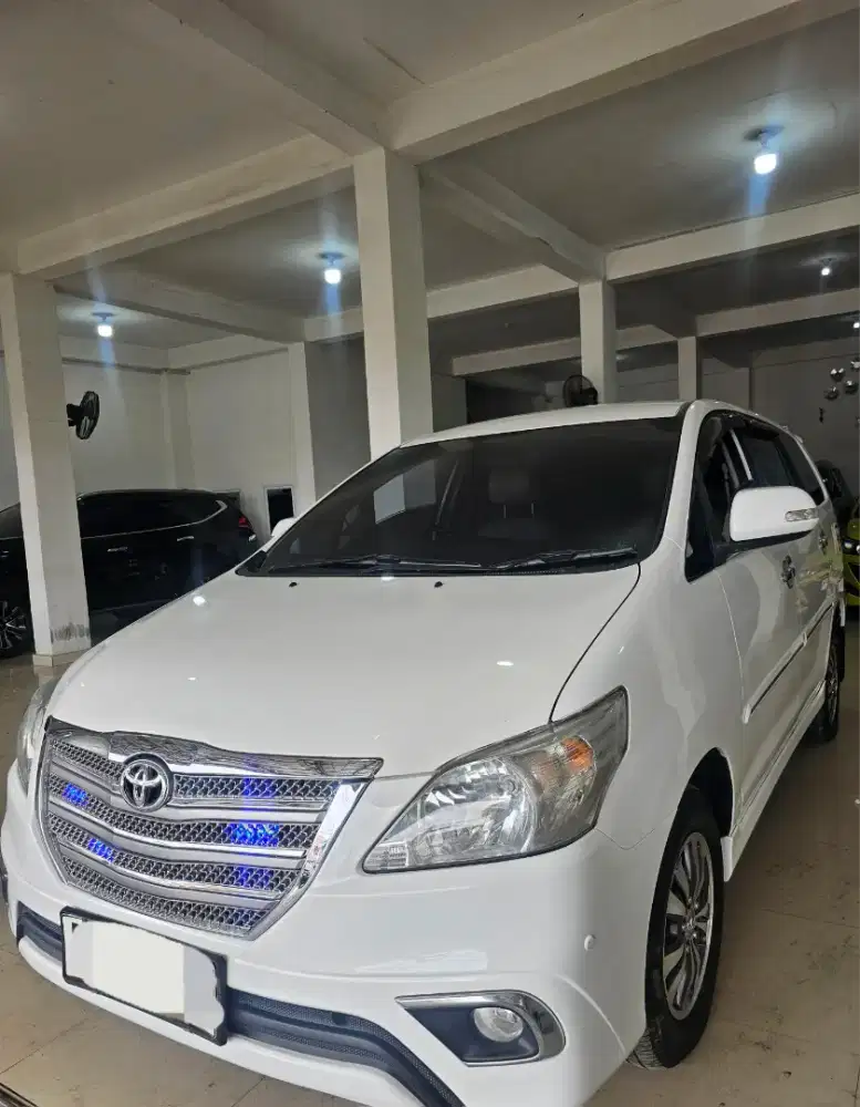 Innova V diesel manual 2014 putih istimewa dp 45 jt