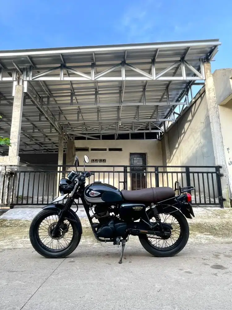Kawasaki W175 SE 2019 standar murah
