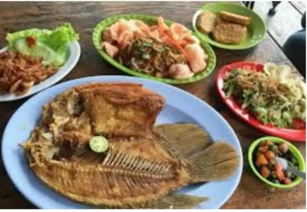 Loker khusus waiters ( cewe)