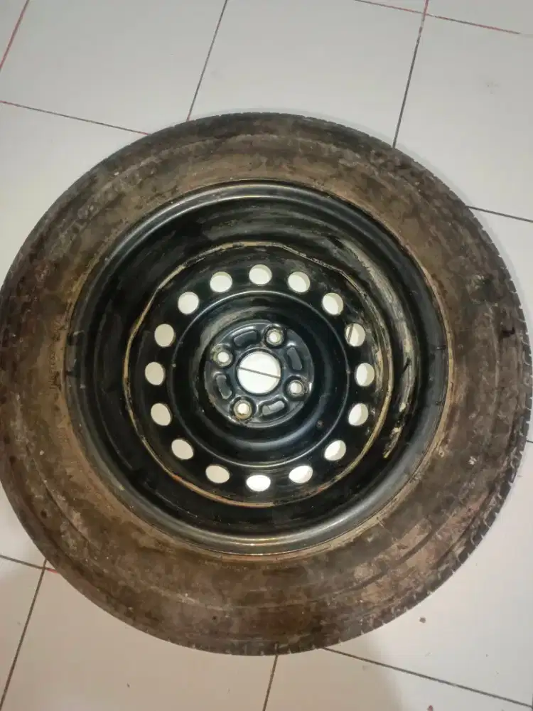 Ban + velg ring 14 175/65 Nik 2023