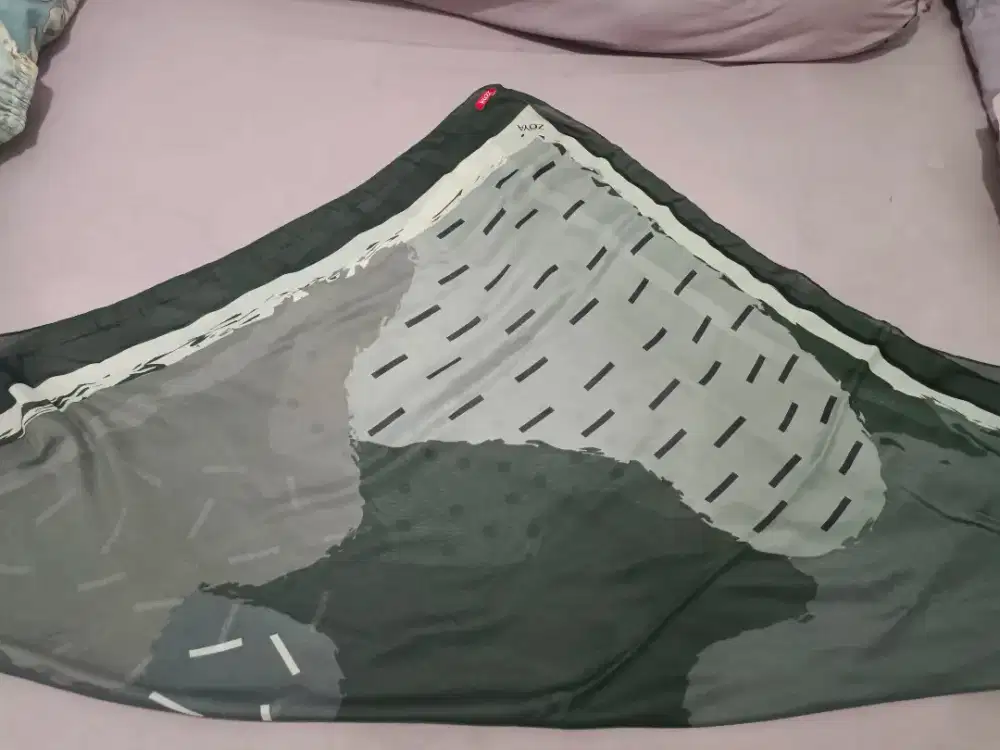 Jilbab segiempat motif merek Zoya